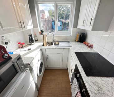 1 bedroom semi-detached house to rent - Photo 4