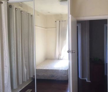 3-bedroom shared house, Meldan St - Photo 4