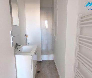 Location Appartement 2 pièces 34m² MARSEILLE 3ème - Photo 5