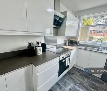 3 bedroom semi-detached house to rent - Photo 6