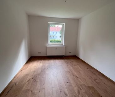 Charmante 3-Zimmer-Etagenwohnung in Herford  50,7 m² mit Badfenste... - Photo 1