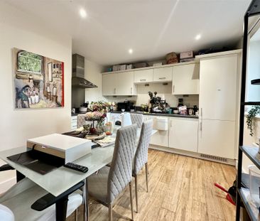 Chapter Way, London - Photo 3