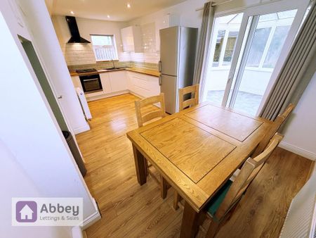 3 bedroom semi-detached house to rent - Photo 5