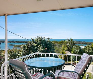 Coastal Living with Stunning Ocean Views - Photo 3