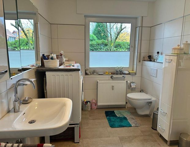 Große 4-Zimmer Erdgeschosswohnung mit Garten - Foto 1