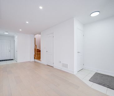 For Lease - 5259 Major Mackenzie Drive, Markham, Ontario - Photo 3