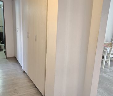 Inchiriez apartament 4 camere decomandat in Deva Liliacului, etaj 2 - Fotografie 2