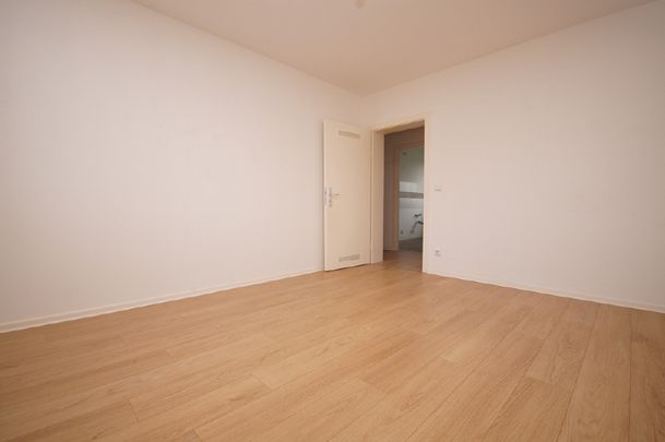 Moderne Wohnung mit Einbauküche! - Foto 1