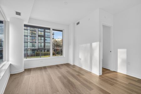 For Lease - 333 Sunseeker Avenue Unit# 201, Innisfil, Ontario - Photo 2