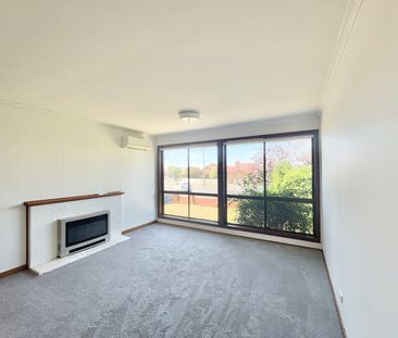 Comfortable Living in a Quiet Thomson Court - Photo 1
