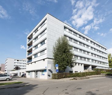 Proche des commerces et dans un quartier verdoyant - Photo 1