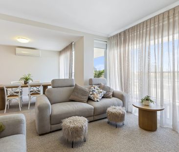 Wake Up & Smell the Coffee — Furnished Living in the Heart of Wembley - Photo 2