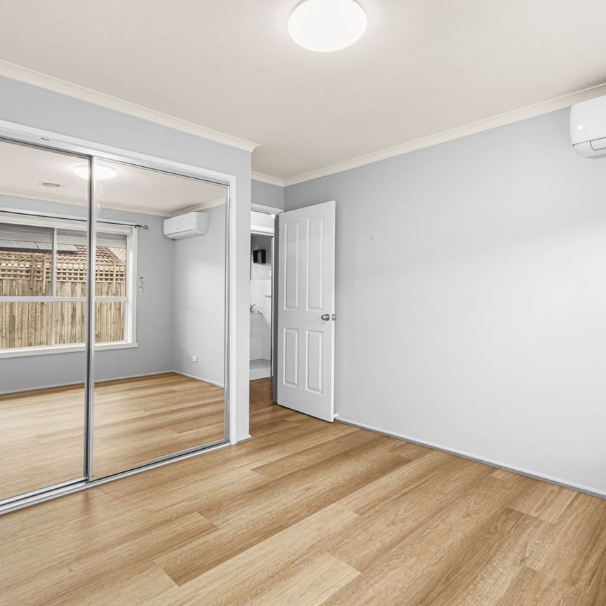 Ideally located and well maintained three bedroom residence - Photo 1