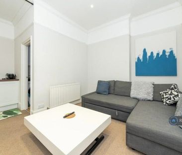 1 Bed Flat, London Road, RG1 - Photo 1