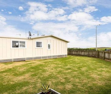 TIDY TWO BEDROOM IN WAITARA - Photo 5