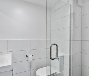 Spacious 2 Bedroom 1 Bathroom Apartment - Photo 2