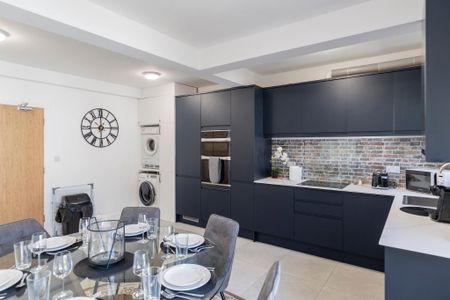 1 bedroom in a house share to rent - Photo 4