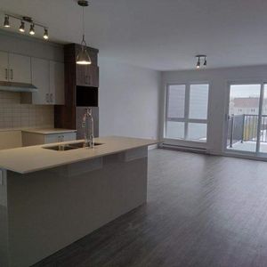 2 CH - 2 SDB - Laval - $2,150 /mo - Photo 2