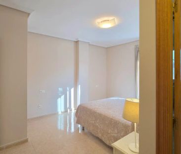 Casa o chalet de alquiler en Plaza María Muntaner, B2, Centro - Foto 1