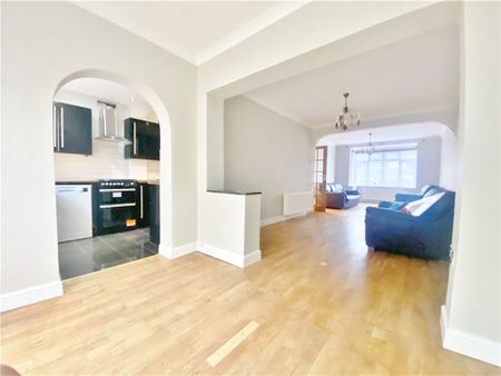 Hanworth Road, Hounslow, TW4 5PS - Photo 3