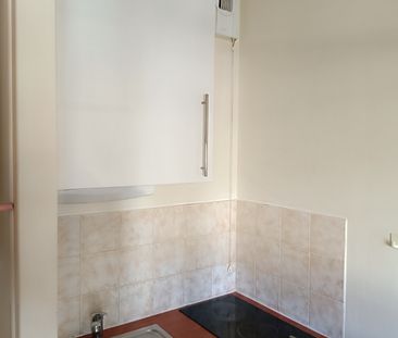 Location Appartement 1 pièce 25m² LA ROCHE SUR YON 85000 - Photo 1