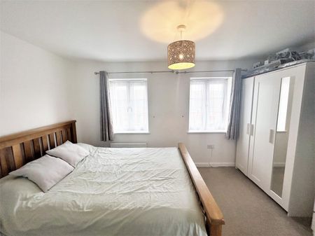 Hook Drive - 2 bed to let - Photo 2