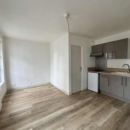 Location Appartement 1 pièce 22m² ORLEANS 45000 - Photo 3