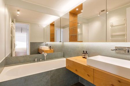 Stilvoll renovierte 3-Zimmer-Wohnung mit großer Balkonterrasse am Schwabinger Bach - Foto 5