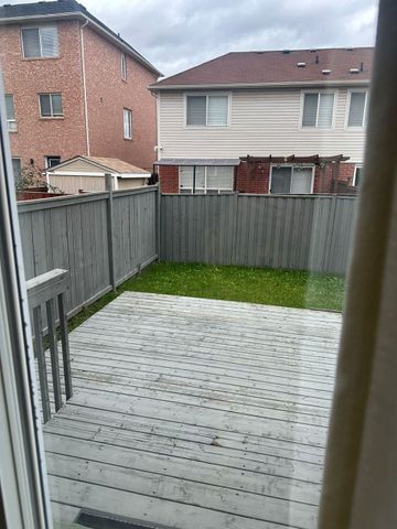 For Lease - 80 Evanwood Crescent, Brampton, Ontario - Photo 5