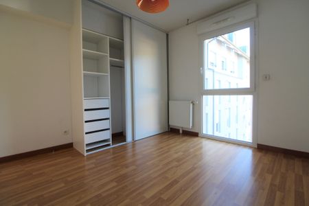 Location Appartement 5 pièces 91m² - Photo 4