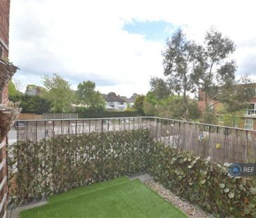 2 bedroom penthouse to rent - Photo 6