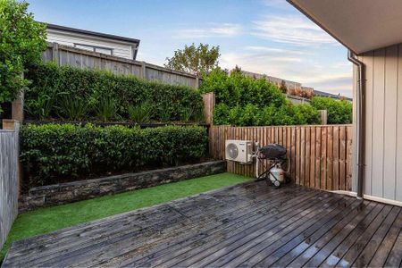 Modern 2.5 Bedroom Townhouse for Rent in Massey - Photo 4