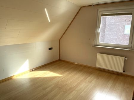 Gepflegte 3 Zimmer Wohnung mit Balkon u. eigenem Eingang in einem 2 Familienhaus - Foto 2