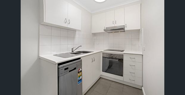 Location, Location! - Photo 1