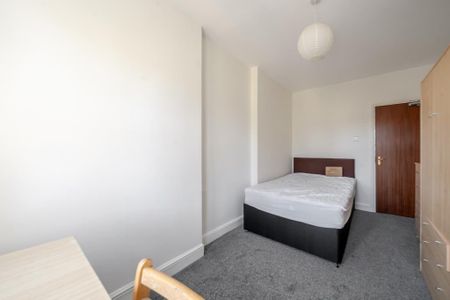 4 bedroom semi-detached house to rent - Photo 5