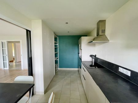 : Appartement 92 m² à Saint-Étienne - Photo 2