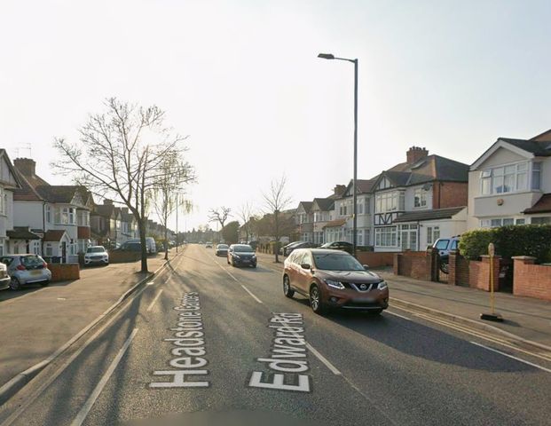 1 Bed Flat, Headstone Gardens, HA2 - Photo 1