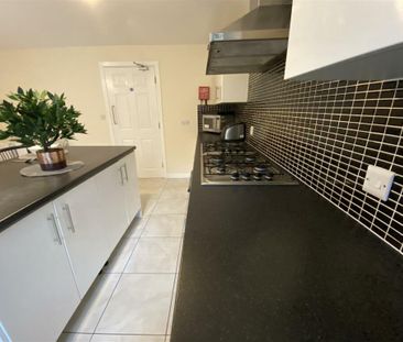 Hearsall Lane Room 8 - Photo 1