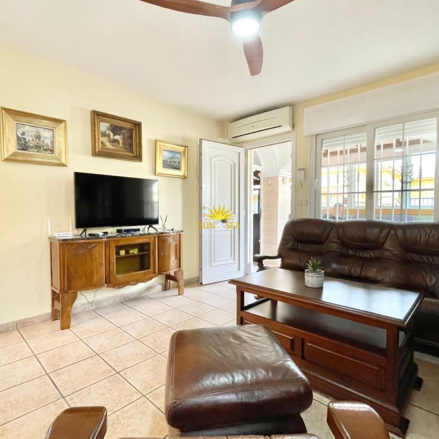 3-BEDROOM SEMI-DETACHED HOUSE - TORREVIEJA - Photo 1