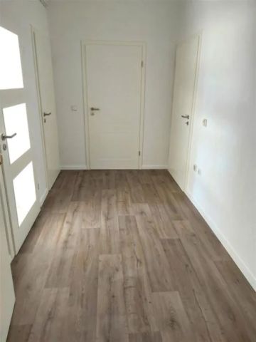 Stilvolle und gemütliche 2- Raumwohnung im Herzen von Gräfenhainichen - Photo 3