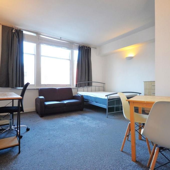 Studio to rent - Photo 1