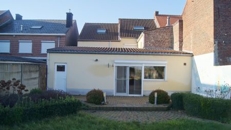 Gezinswoning met 3 slpks, bureau, garage en tuin - Foto 3