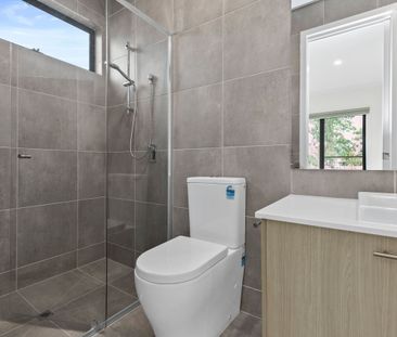 Modern Family Home - Photo 5