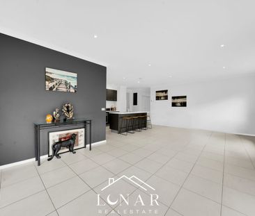 4-Bedroom Home with Outdoor Entertaining & Study Nook - Photo 5