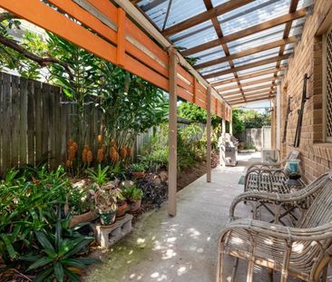 Charming 3-Bedroom Home in Quiet Gaythorne Street - Photo 2