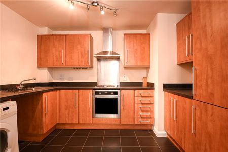 1 bedroom Flat in Kennet Street, Reading - Photo 4