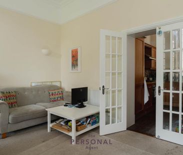 2 bedroom flat to rent - Photo 4