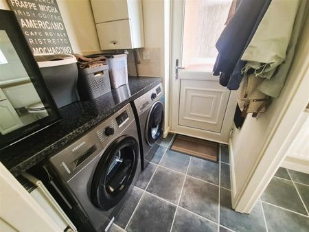 Pembroke Drive, Ingleby Barwick - Photo 4