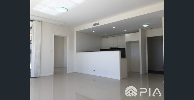 Modern 3-Bedroom Apartment with Spacious Courtyard - Prime Location! **1-week free rent**!!! - Photo 1