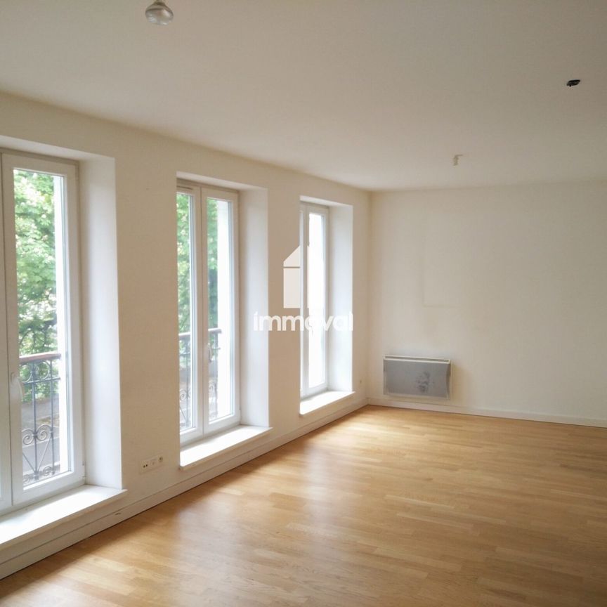 TRIBUNAL - 3 PIECES - 63.23M² - Photo 1